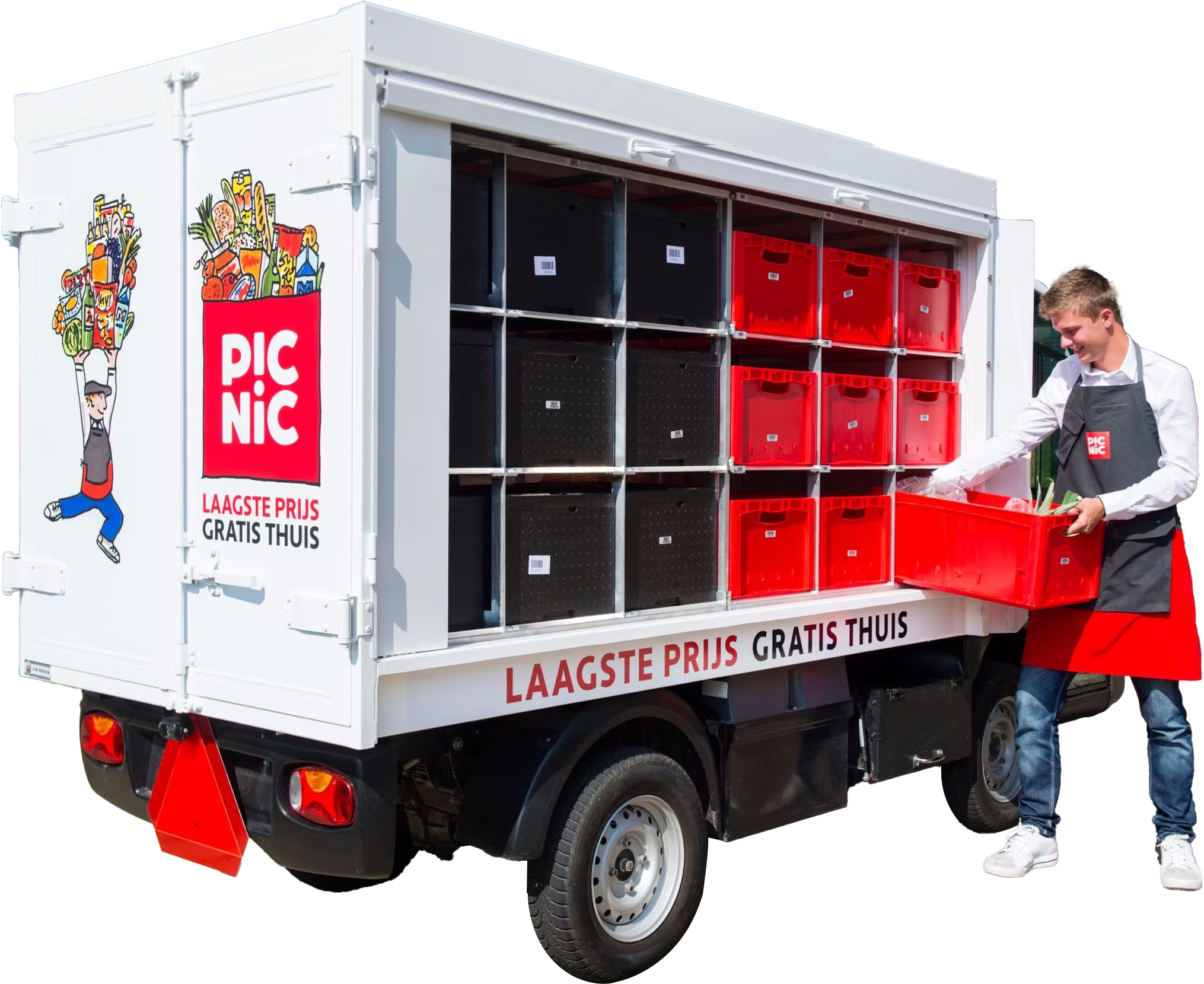 Picnic-bezorger pakt een rode boodschappenkrat uit een zijvak van de elektrische bezorgwagen